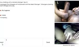 MILF cums dok sjedi na vibrirajući film analny učvršćivač porno video