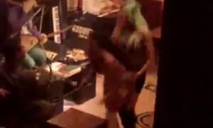 Pravo na prvo mjesto od dubla penetrare anala Cooneyja odredilo je pobjedu u igri porno video