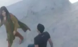 Stidljiva ljepota predaje anal film hd se muškarcu porno video