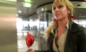 Brutalni dildo za rocco siffredi extrem veličanstvenu brinetu porno video