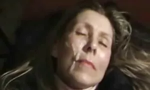 Djevojka u ružičastom donjem best anal film rublju vodi ljubav porno video