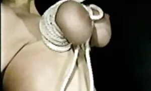 Rika Kurachi anal video mature dovela je do orgazma grupa muškaraca porno video