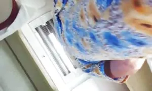 Brineta izlaže film porno anl guzicu porno video