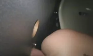 Dvostruka full anal film penetracija za iskusnu brinetu porno video